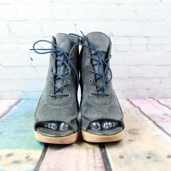 LL Bean Black Suede Peep Toe Lace Up Wedge Heel Booties Size 7 M - Picture 4 of 9